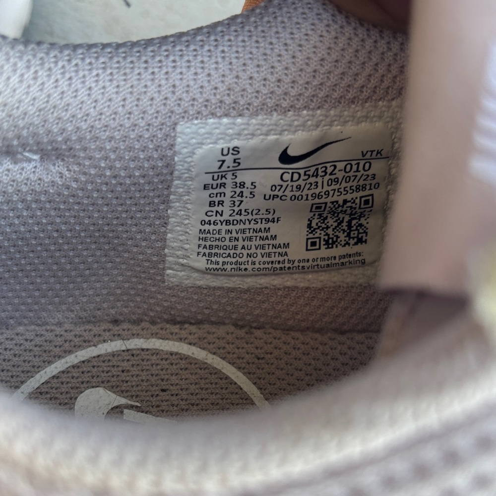 🌻Nike Women’s Pink/White Air Max Casual Sneakers 7.5 - Picture 9 of 10